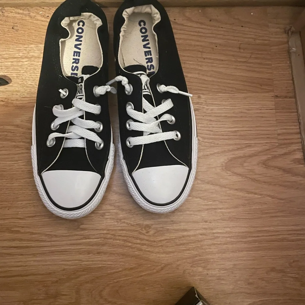 Size 5 , Black converse - Picture 5 of 6